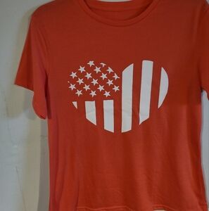 Womams Red Heart Graphic T-Shirt